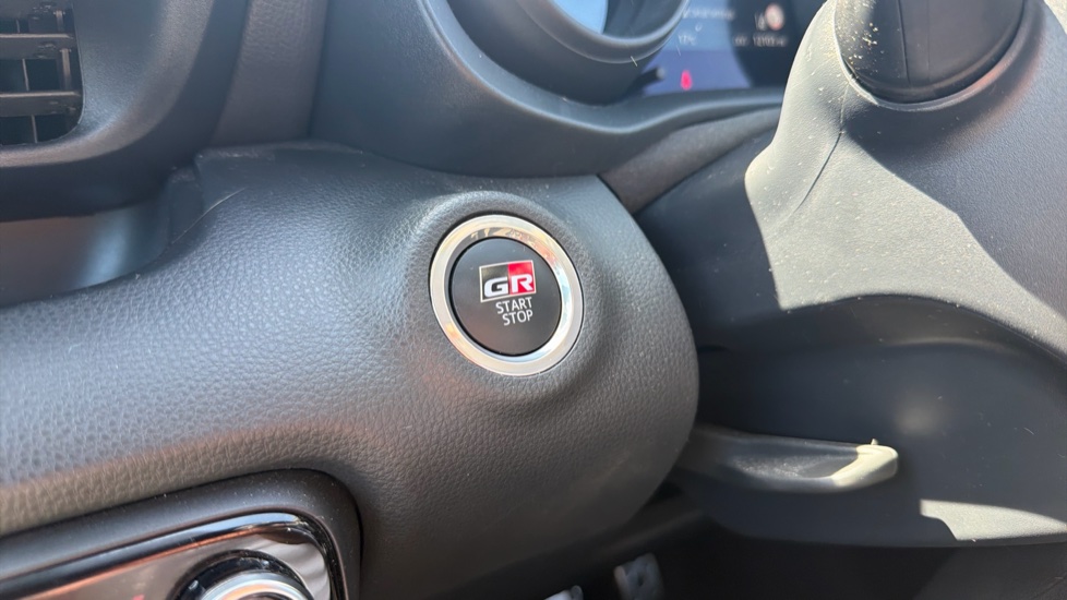 Toyota Yaris 1.5 Hybrid GR Sport 5dr CVT Hybrid Hatchback - Image 16