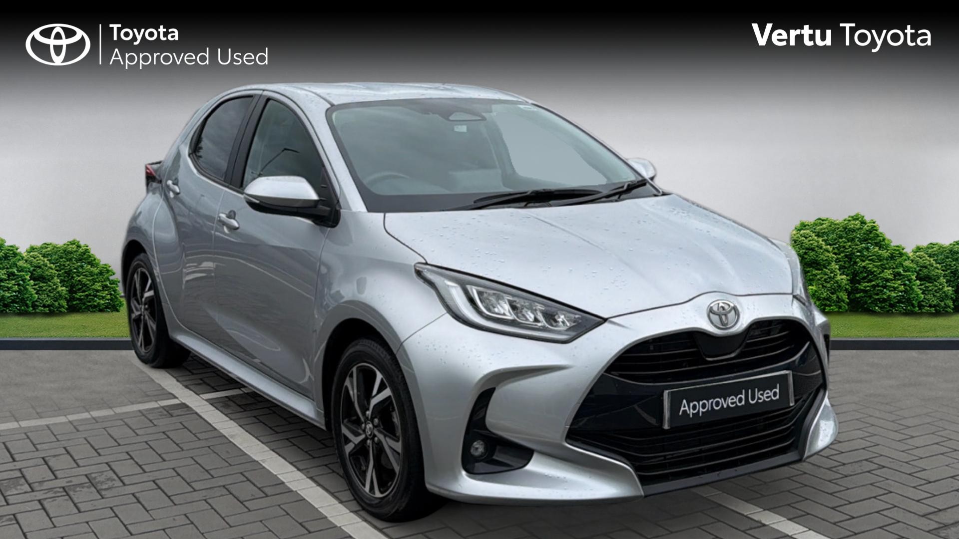 Toyota Yaris listing photo