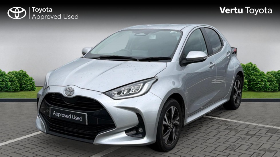 Toyota Yaris 1.5 Hybrid Design 5dr CVT Hybrid Hatchback - Image 3