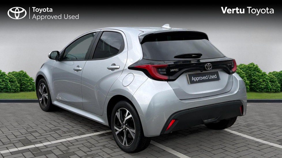 Toyota Yaris 1.5 Hybrid Design 5dr CVT Hybrid Hatchback - Image 4