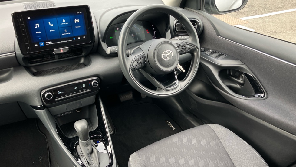 Toyota Yaris 1.5 Hybrid Design 5dr CVT Hybrid Hatchback - Image 7