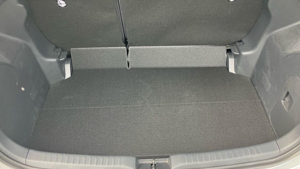 Toyota Yaris 1.5 Hybrid Design 5dr CVT Hybrid Hatchback - Image 13