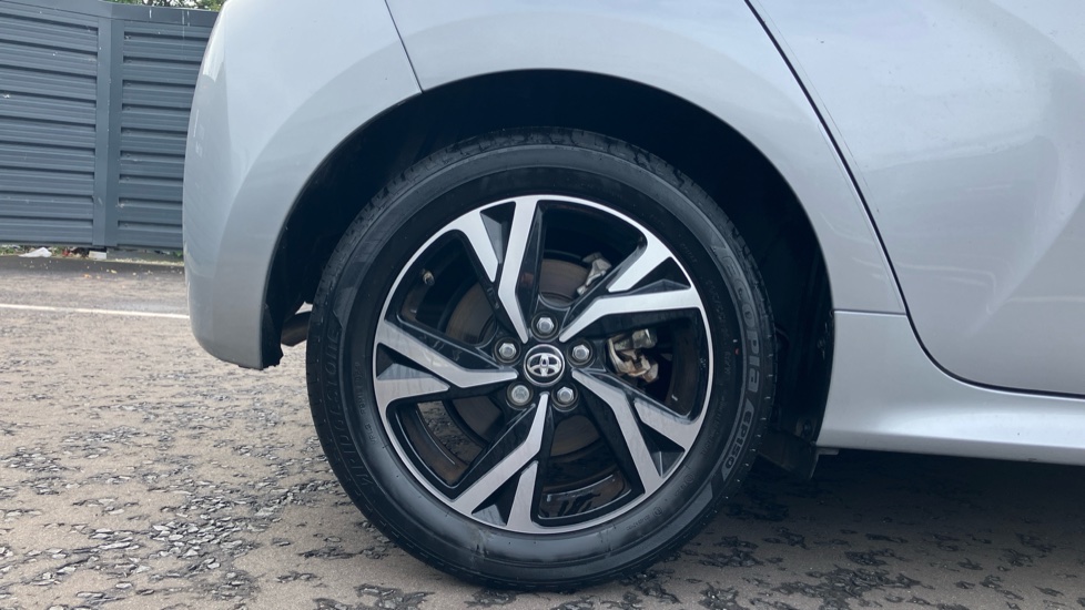 Toyota Yaris 1.5 Hybrid Design 5dr CVT Hybrid Hatchback - Image 25