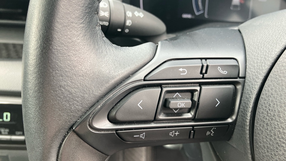 Toyota Yaris 1.5 Hybrid Design 5dr CVT Hybrid Hatchback - Image 34