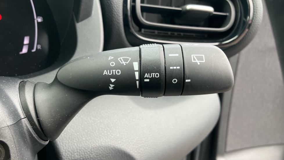 Toyota Yaris 1.5 Hybrid Design 5dr CVT Hybrid Hatchback - Image 36