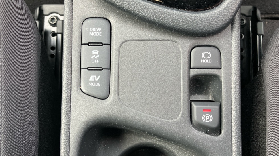 Toyota Yaris 1.5 Hybrid Design 5dr CVT Hybrid Hatchback - Image 38