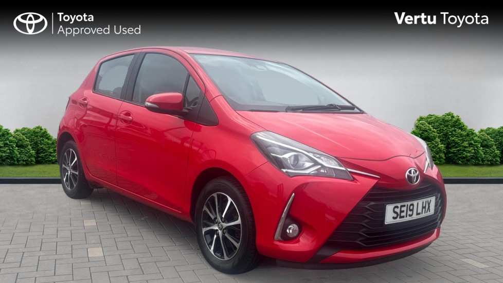 Toyota Yaris 1.5 VVT-i Icon Tech 5dr Petrol Hatchback - Image 1