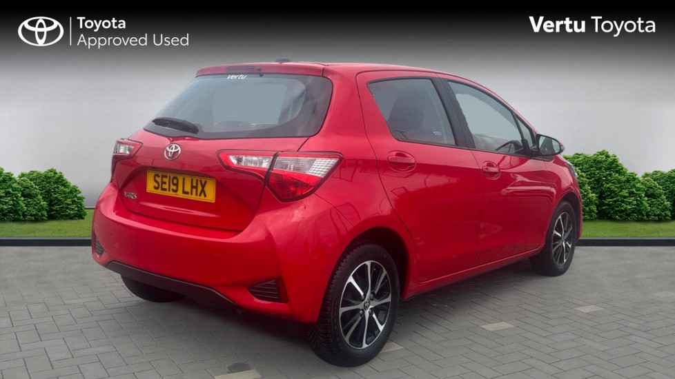 Toyota Yaris 1.5 VVT-i Icon Tech 5dr Petrol Hatchback - Image 2