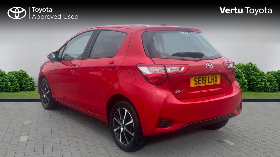 Toyota Yaris 1.5 VVT-i Icon Tech 5dr Petrol Hatchback - Image 4
