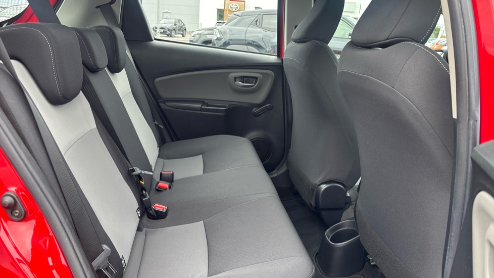 Toyota Yaris 1.5 VVT-i Icon Tech 5dr Petrol Hatchback - Image 8
