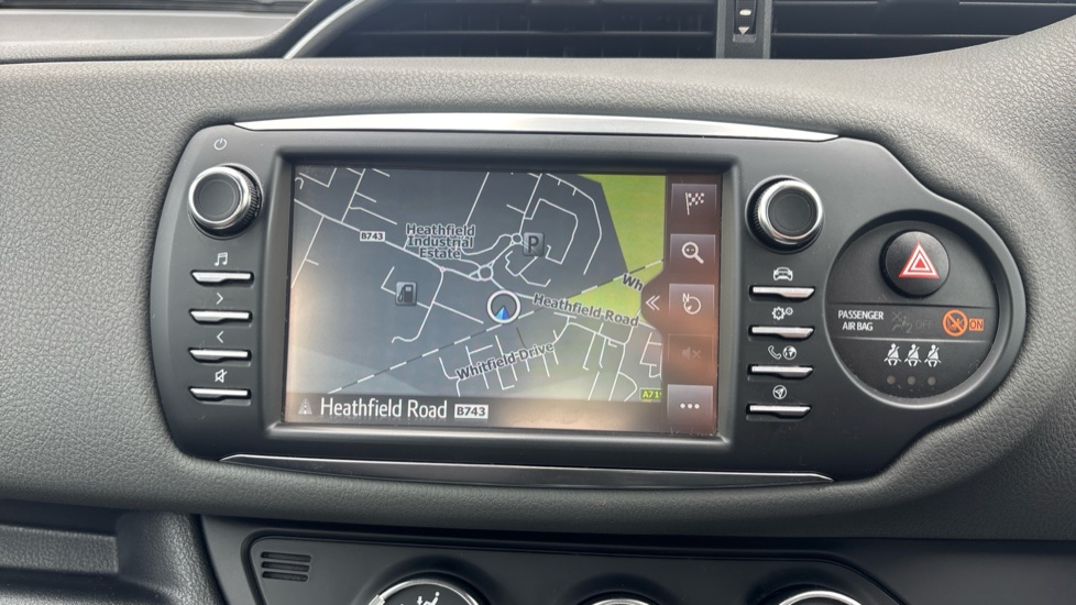 Toyota Yaris 1.5 VVT-i Icon Tech 5dr Petrol Hatchback - Image 9