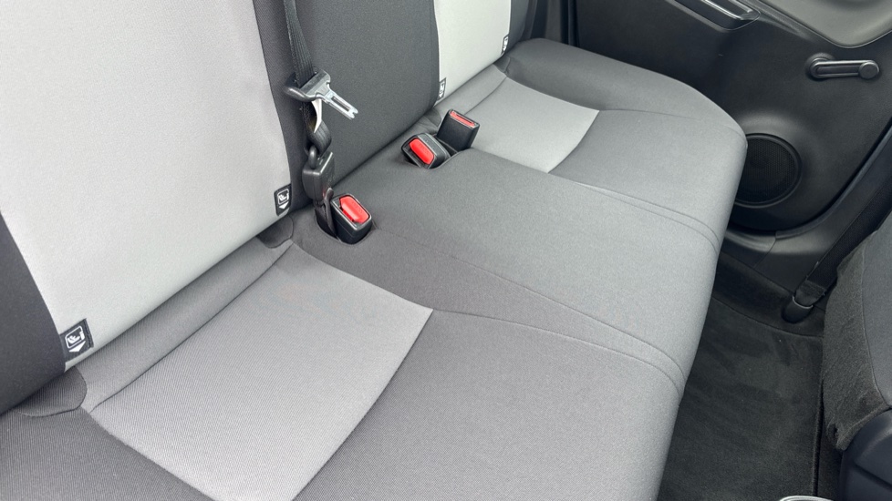 Toyota Yaris 1.5 VVT-i Icon Tech 5dr Petrol Hatchback - Image 17
