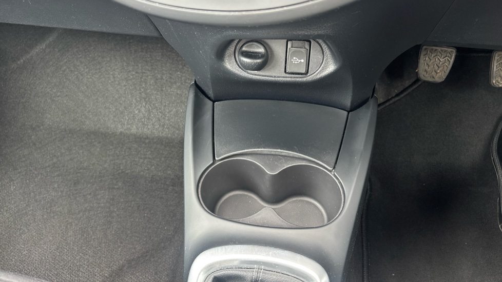 Toyota Yaris 1.5 VVT-i Icon Tech 5dr Petrol Hatchback - Image 43