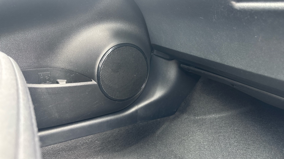 Toyota Yaris 1.5 VVT-i Icon Tech 5dr Petrol Hatchback - Image 45