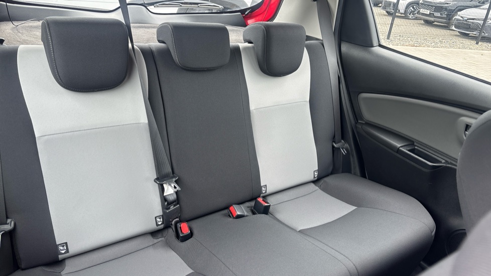 Toyota Yaris 1.5 VVT-i Icon Tech 5dr Petrol Hatchback - Image 53