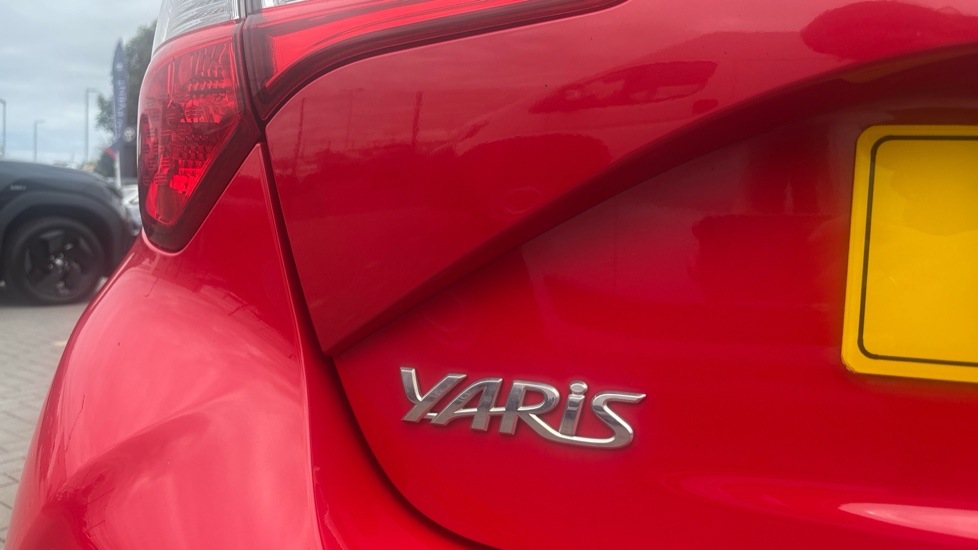 Toyota Yaris 1.5 VVT-i Icon Tech 5dr Petrol Hatchback - Image 54