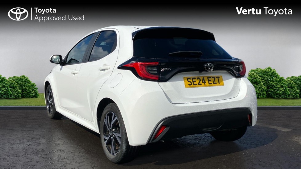 Toyota Yaris 1.5 Hybrid Design 5dr CVT Hybrid Hatchback - Image 4