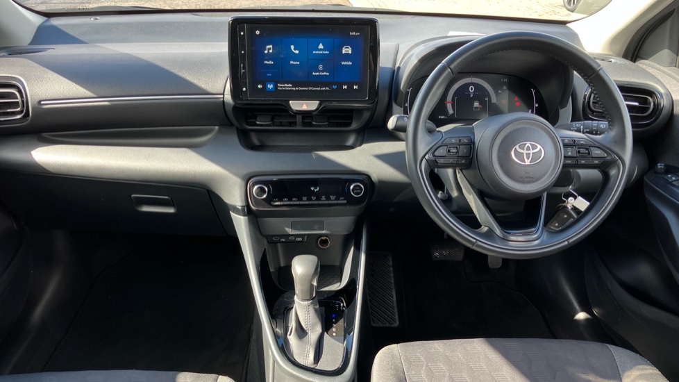 Toyota Yaris 1.5 Hybrid Design 5dr CVT Hybrid Hatchback - Image 6