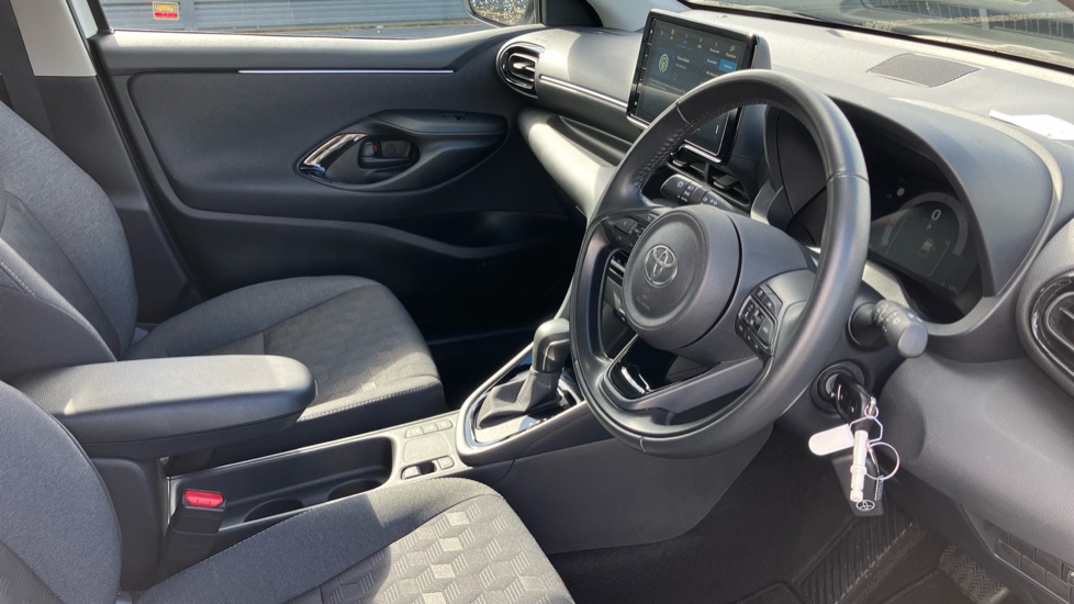 Toyota Yaris 1.5 Hybrid Design 5dr CVT Hybrid Hatchback - Image 12
