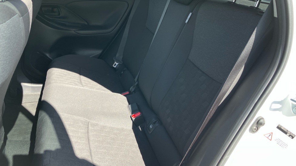Toyota Yaris 1.5 Hybrid Design 5dr CVT Hybrid Hatchback - Image 15