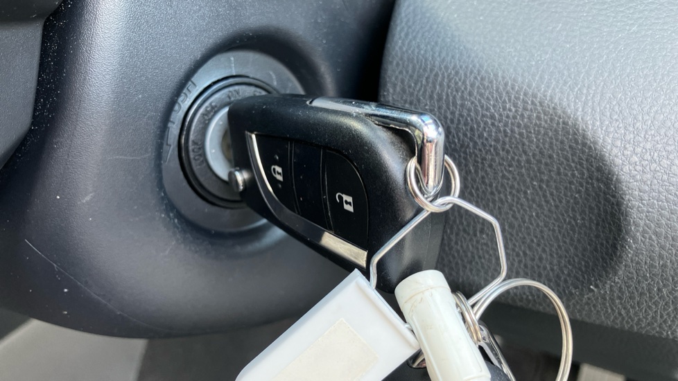Toyota Yaris 1.5 Hybrid Design 5dr CVT Hybrid Hatchback - Image 16