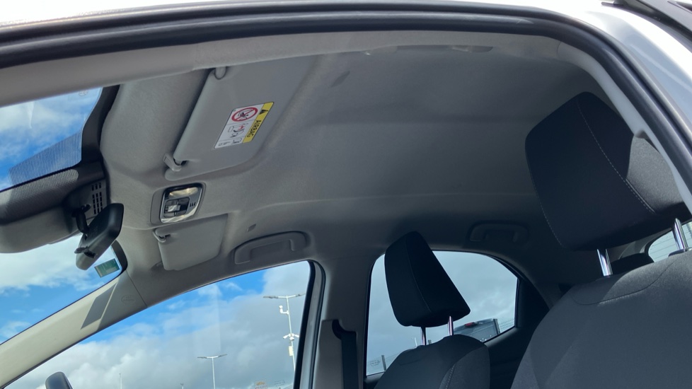 Toyota Yaris 1.5 Hybrid Design 5dr CVT Hybrid Hatchback - Image 19