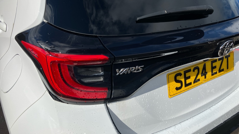 Toyota Yaris 1.5 Hybrid Design 5dr CVT Hybrid Hatchback - Image 21