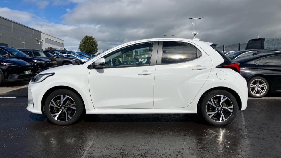 Toyota Yaris 1.5 Hybrid Design 5dr CVT Hybrid Hatchback - Image 24
