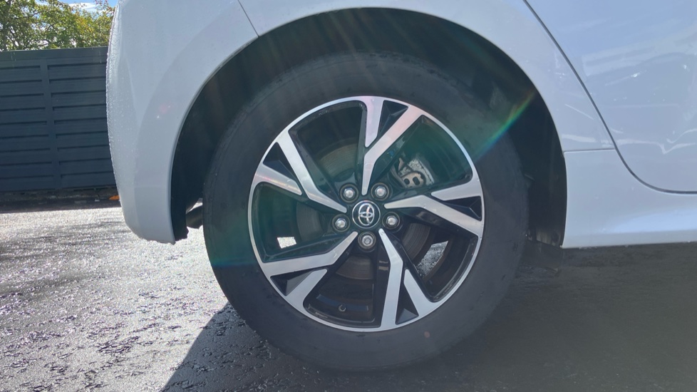 Toyota Yaris 1.5 Hybrid Design 5dr CVT Hybrid Hatchback - Image 25