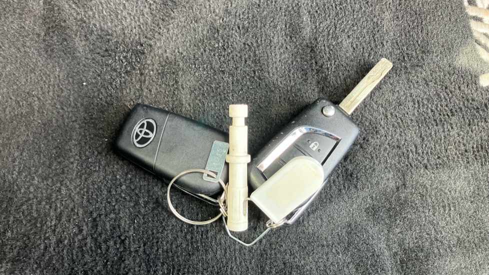 Toyota Yaris 1.5 Hybrid Design 5dr CVT Hybrid Hatchback - Image 28
