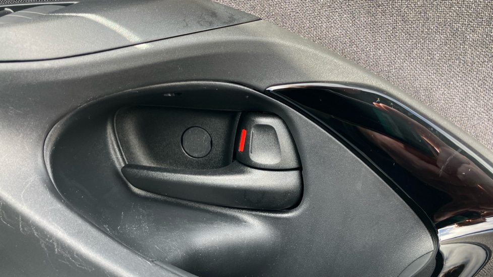 Toyota Yaris 1.5 Hybrid Design 5dr CVT Hybrid Hatchback - Image 32