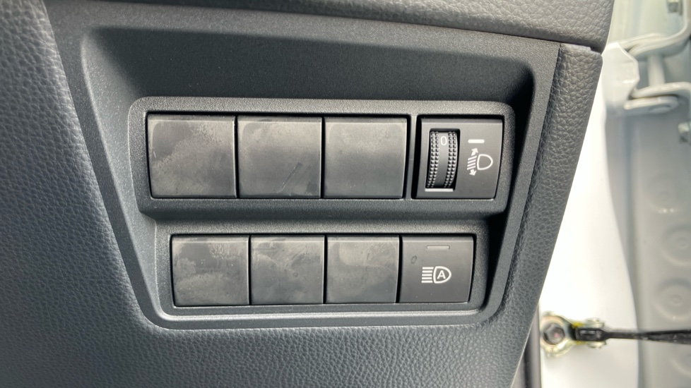 Toyota Yaris 1.5 Hybrid Design 5dr CVT Hybrid Hatchback - Image 34
