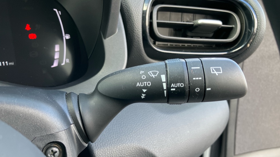 Toyota Yaris 1.5 Hybrid Design 5dr CVT Hybrid Hatchback - Image 37