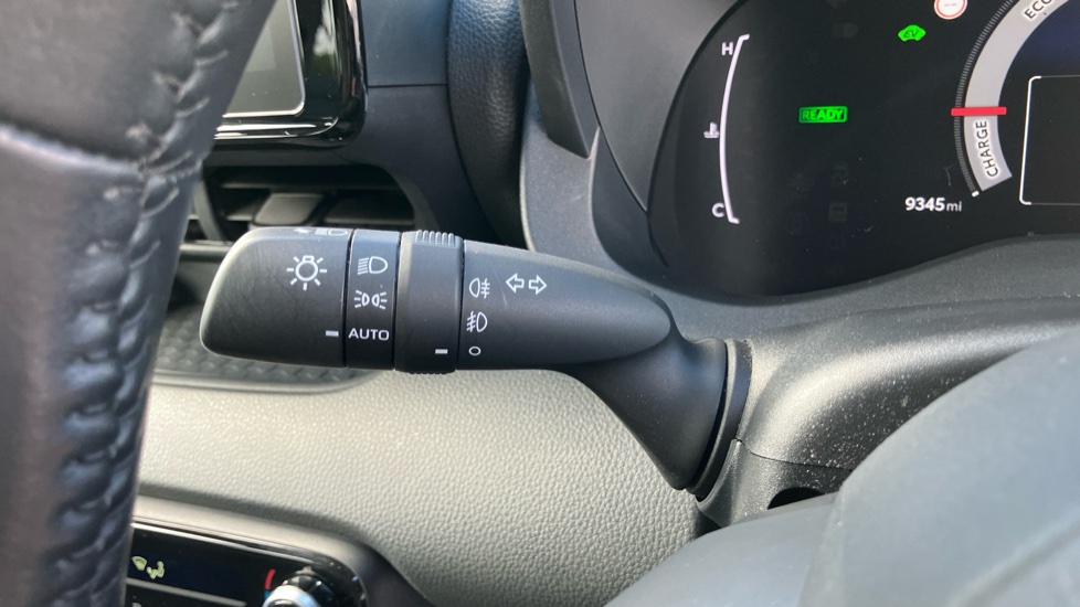 Toyota Yaris 1.5 Hybrid Design 5dr CVT Hybrid Hatchback - Image 38