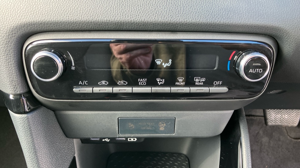 Toyota Yaris 1.5 Hybrid Design 5dr CVT Hybrid Hatchback - Image 40