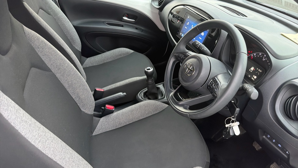 Toyota Aygo X 1.0 VVT-i Pure 5dr Petrol Hatchback - Image 12