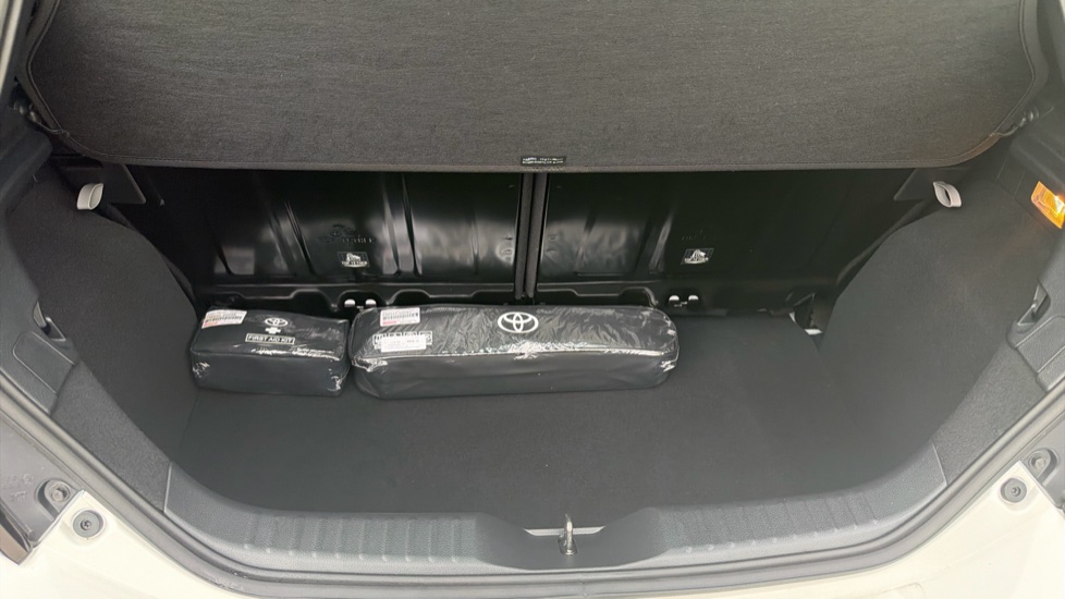Toyota Aygo X 1.0 VVT-i Pure 5dr Petrol Hatchback - Image 13
