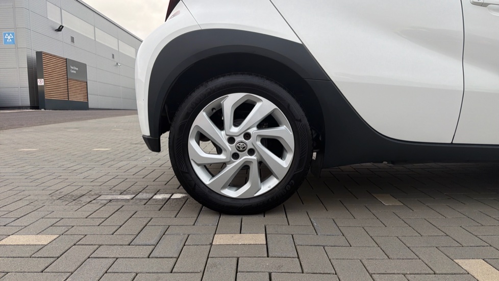 Toyota Aygo X 1.0 VVT-i Pure 5dr Petrol Hatchback - Image 25