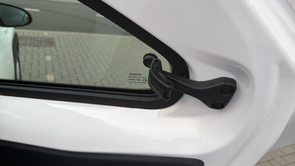 Toyota Aygo X 1.0 VVT-i Pure 5dr Petrol Hatchback - Image 44