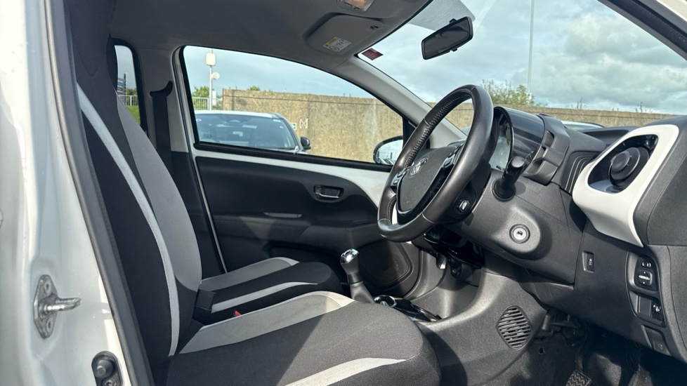 Toyota Aygo 1.0 VVT-i X-Style 5dr Petrol Hatchback - Image 12