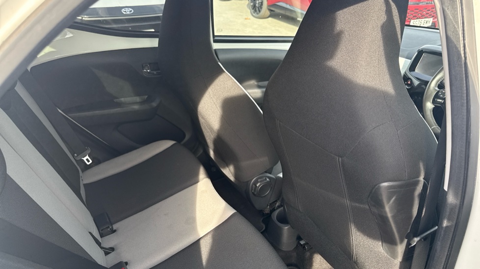 Toyota Aygo 1.0 VVT-i X-Style 5dr Petrol Hatchback - Image 17