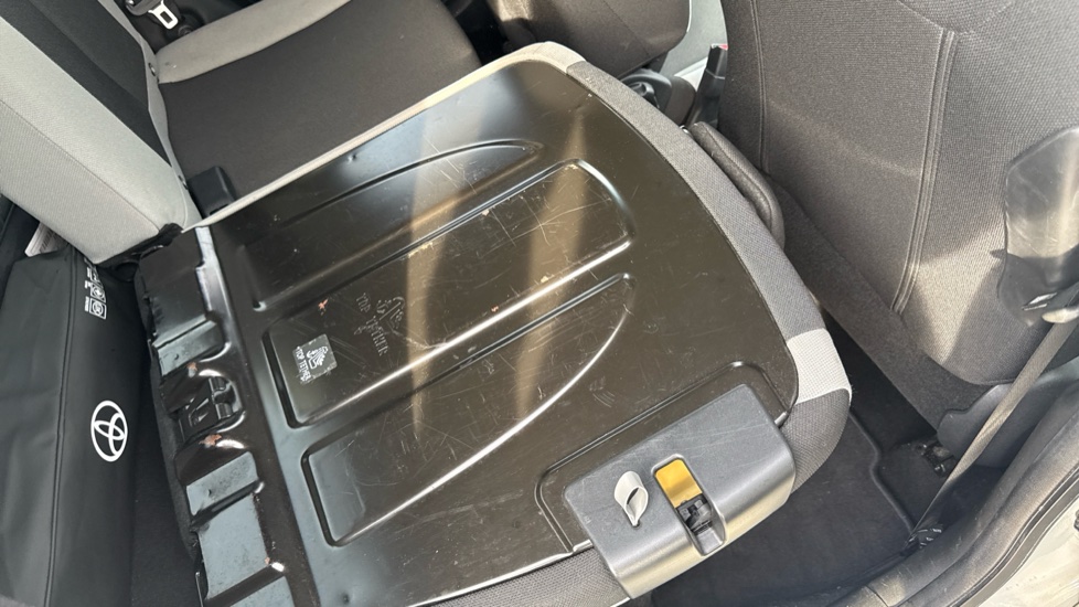 Toyota Aygo 1.0 VVT-i X-Style 5dr Petrol Hatchback - Image 18