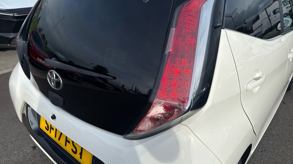 Toyota Aygo 1.0 VVT-i X-Style 5dr Petrol Hatchback - Image 21