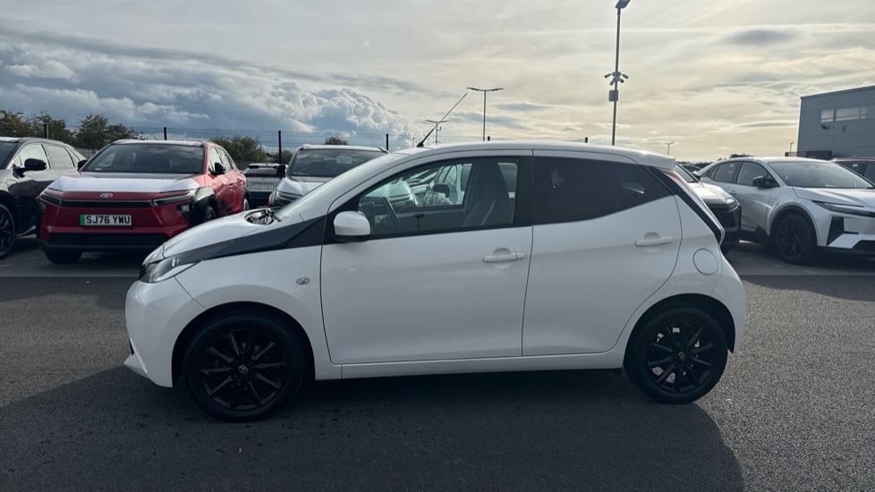 Toyota Aygo 1.0 VVT-i X-Style 5dr Petrol Hatchback - Image 24