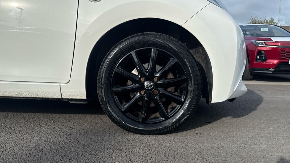 Toyota Aygo 1.0 VVT-i X-Style 5dr Petrol Hatchback - Image 25