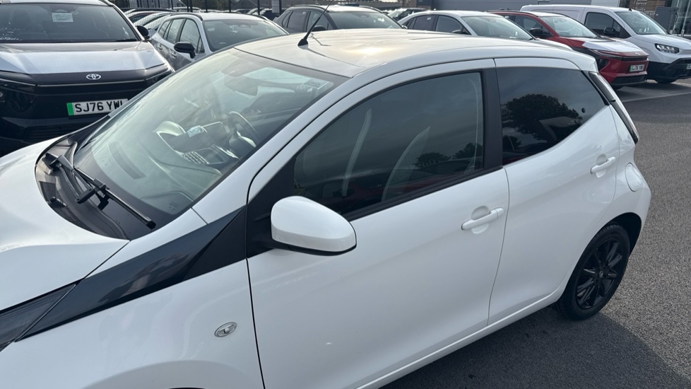 Toyota Aygo 1.0 VVT-i X-Style 5dr Petrol Hatchback - Image 30