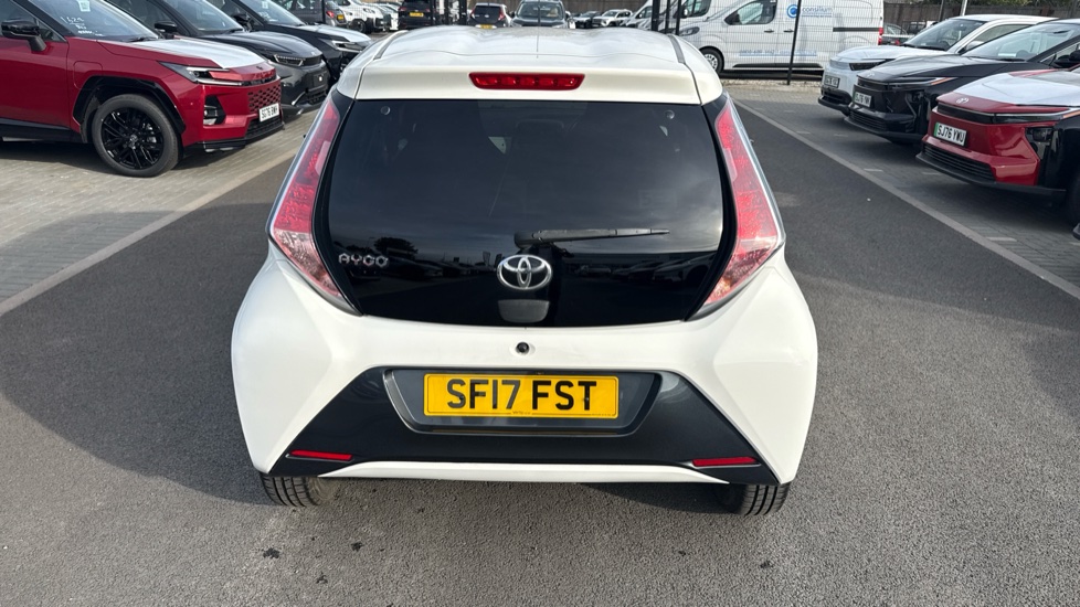 Toyota Aygo 1.0 VVT-i X-Style 5dr Petrol Hatchback - Image 32