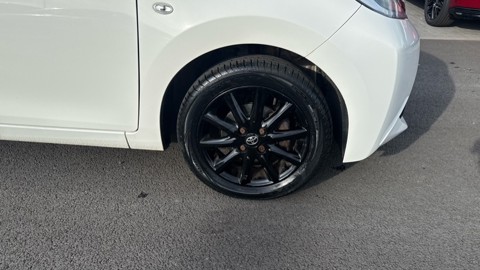 Toyota Aygo 1.0 VVT-i X-Style 5dr Petrol Hatchback - Image 34