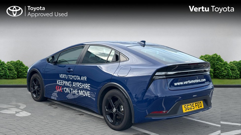 Toyota Prius 2.0 PHEV Design 5dr CVT Hatchback - Image 4