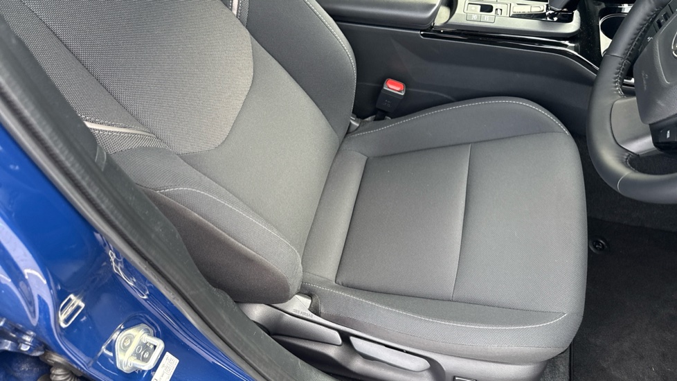 Toyota Prius 2.0 PHEV Design 5dr CVT Hatchback - Image 17